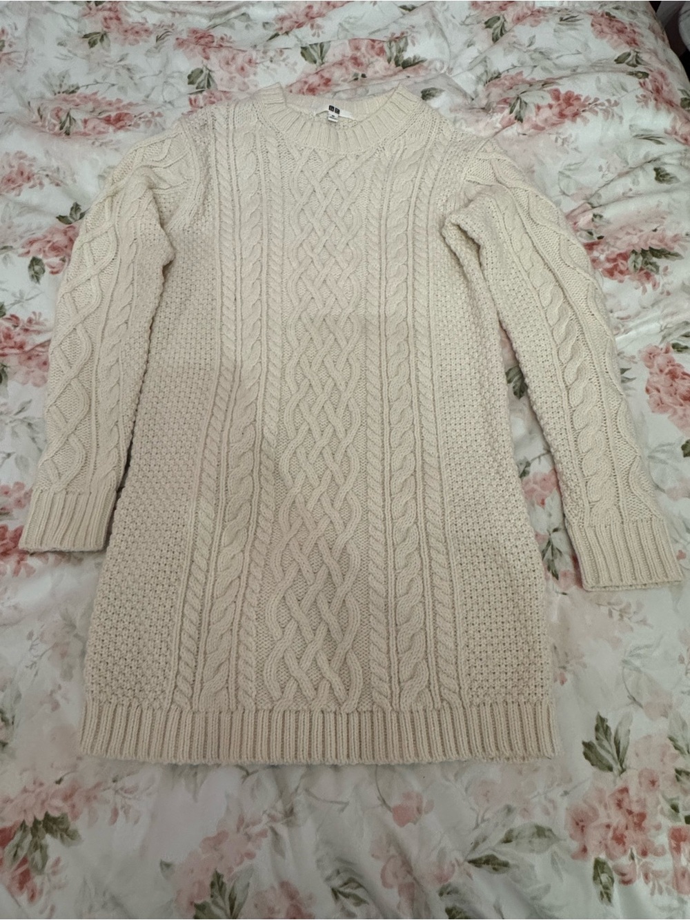 Uniqlo Cream Cable Knit Sweater